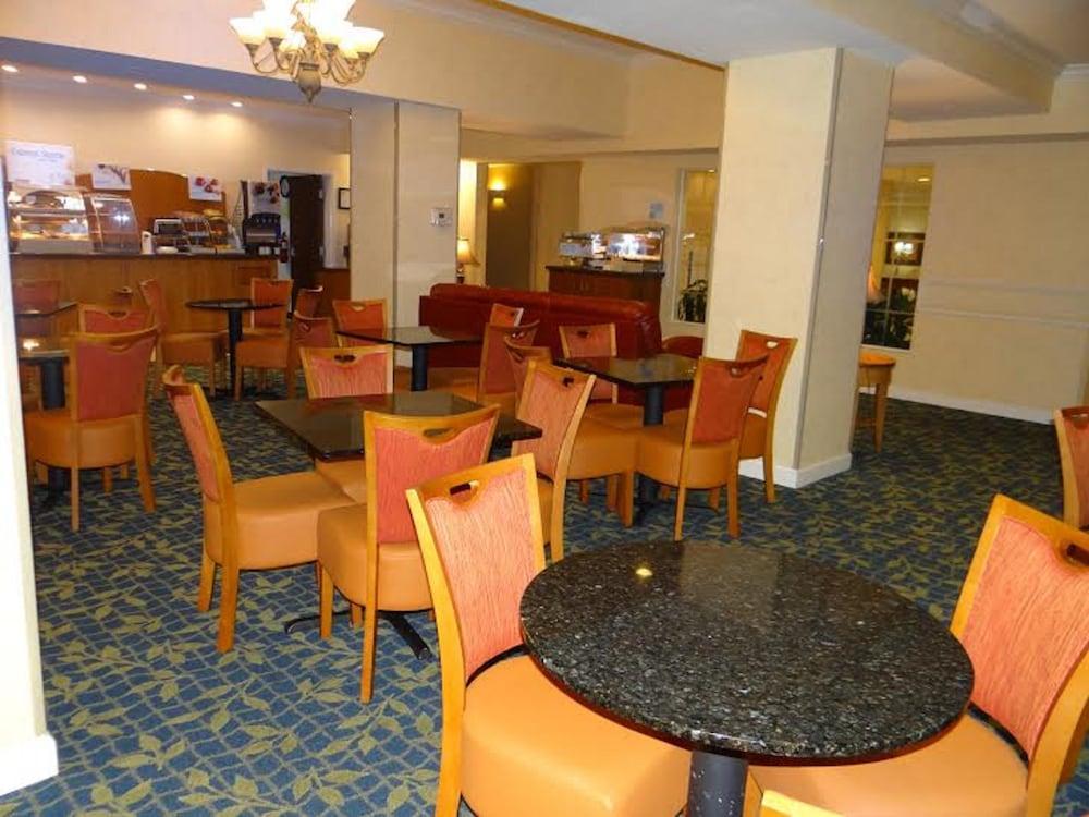 Holiday Inn Express Hotel & Suites Salisbury - Delmar By Ihg Екстер'єр фото