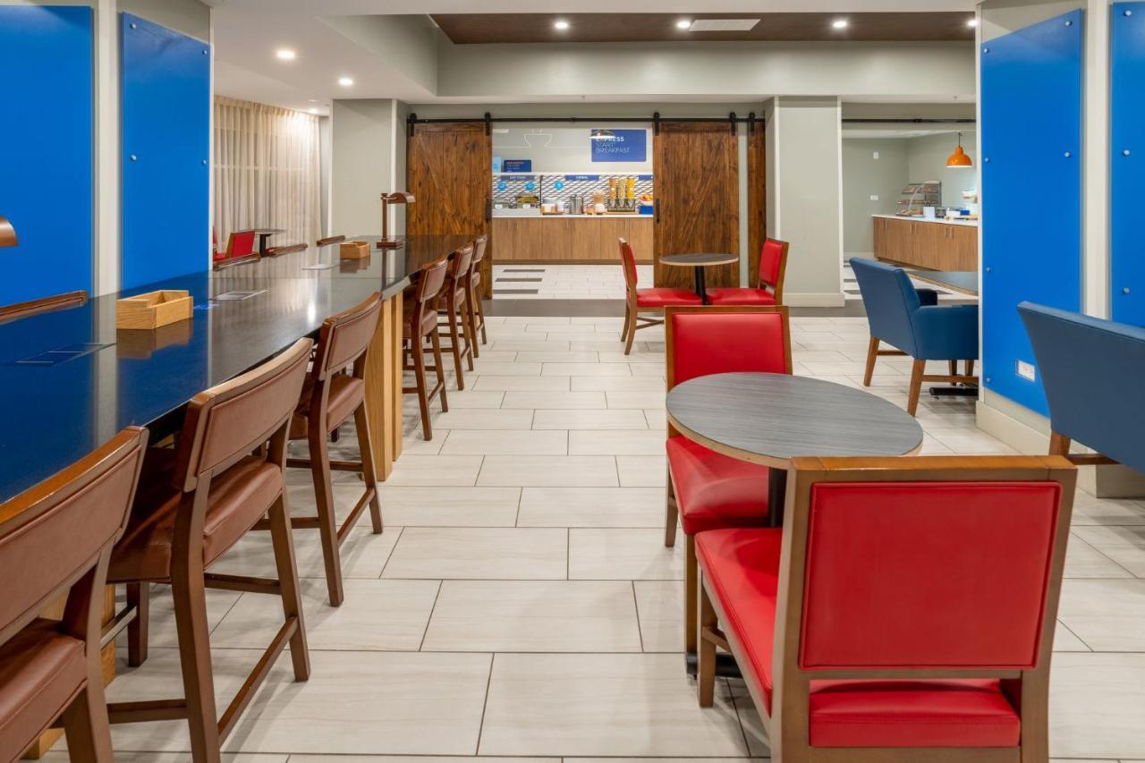 Holiday Inn Express Hotel & Suites Salisbury - Delmar By Ihg Екстер'єр фото