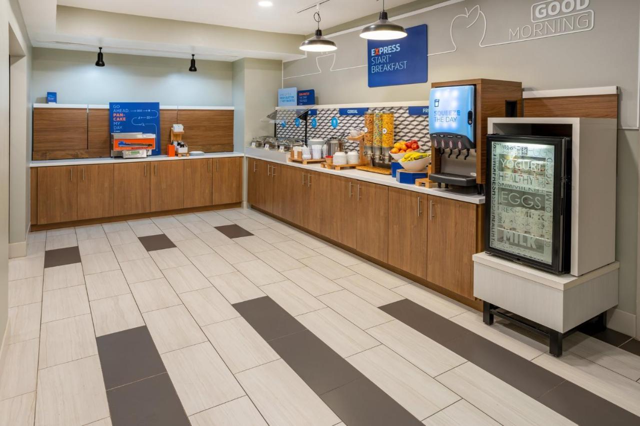 Holiday Inn Express Hotel & Suites Salisbury - Delmar By Ihg Екстер'єр фото