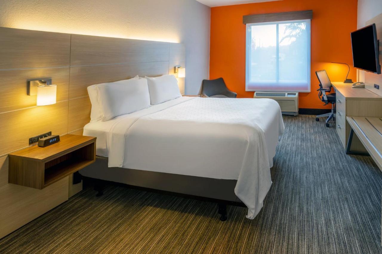 Holiday Inn Express Hotel & Suites Salisbury - Delmar By Ihg Екстер'єр фото
