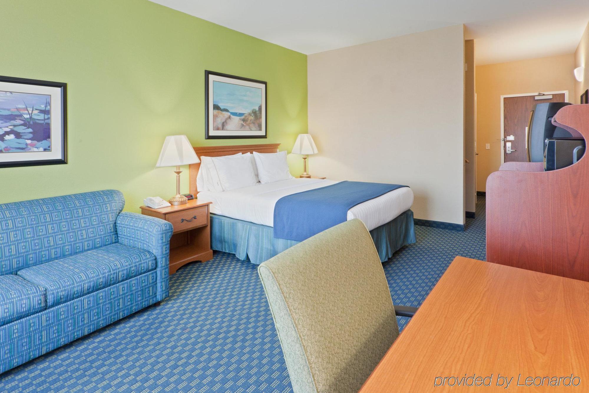 Holiday Inn Express Hotel & Suites Salisbury - Delmar By Ihg Номер фото