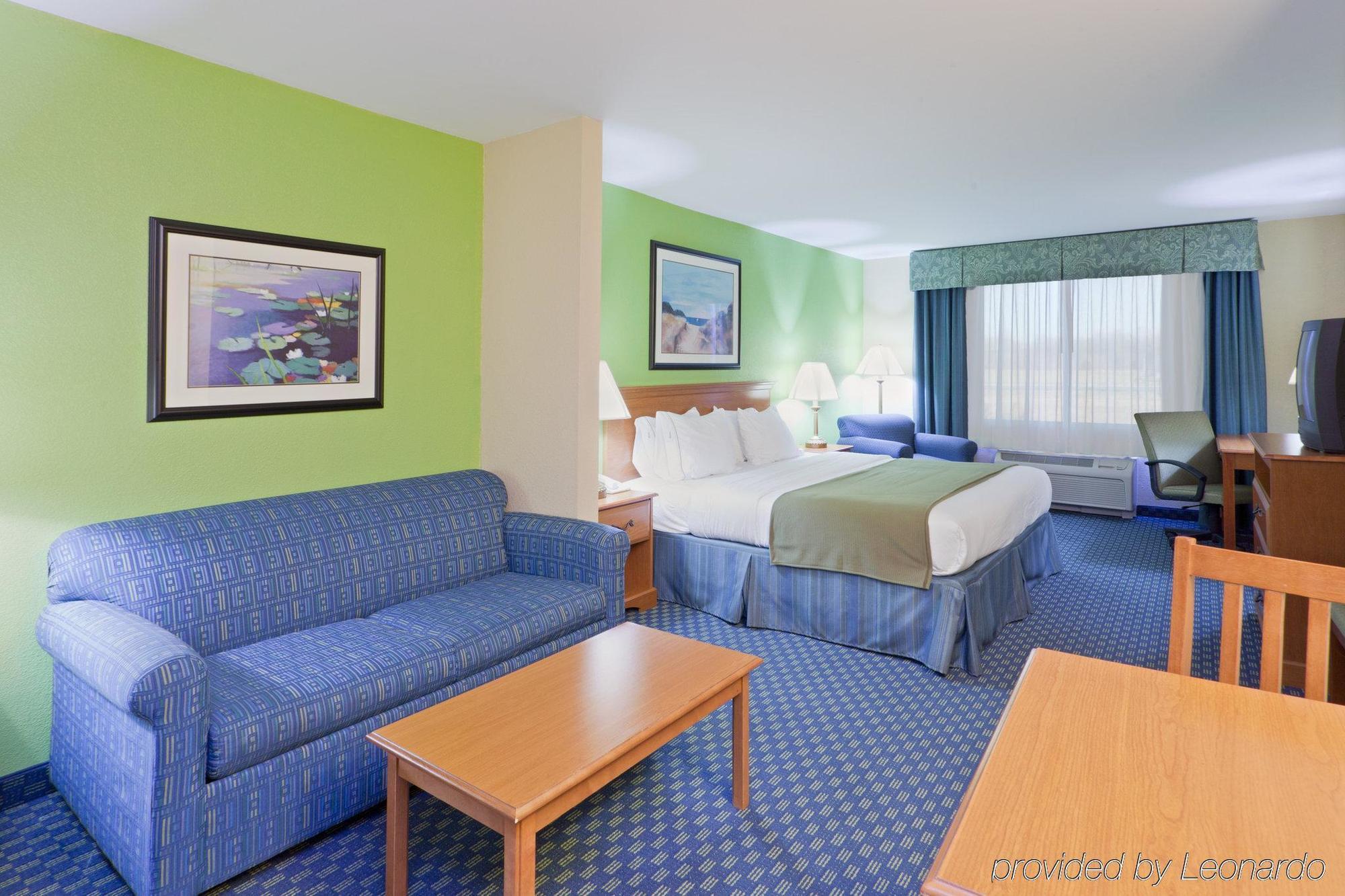 Holiday Inn Express Hotel & Suites Salisbury - Delmar By Ihg Номер фото